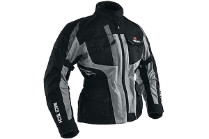 Jaqueta especial para motociclista oferece reforço para proteção contra quedas